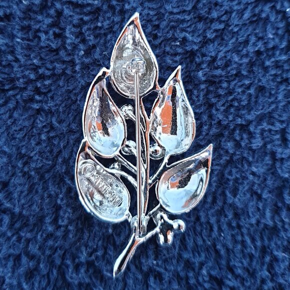 Vintage Sarah Coventry Silver-Tone Leaf Brooch – Like New! - Picture 10 of 10